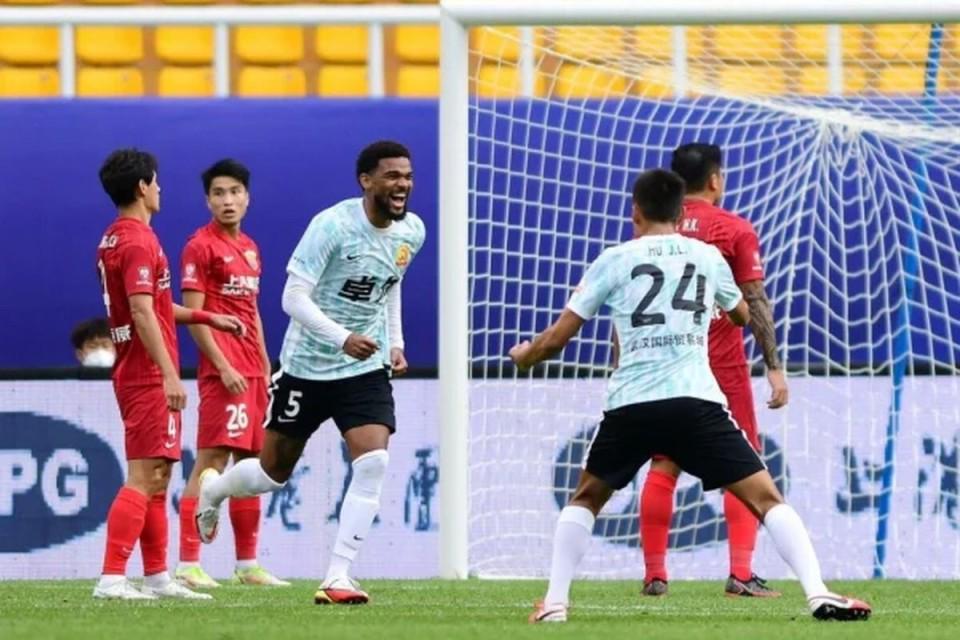 赛思路, 维亚纳便离