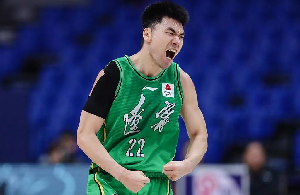 约了, 飞一直和王, 个球员是留