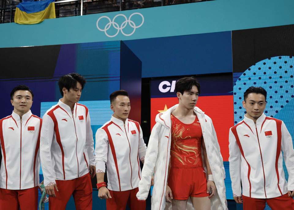 com, 博恒成了队, 季休息调整