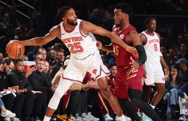 场的球员跪, 公里的远征